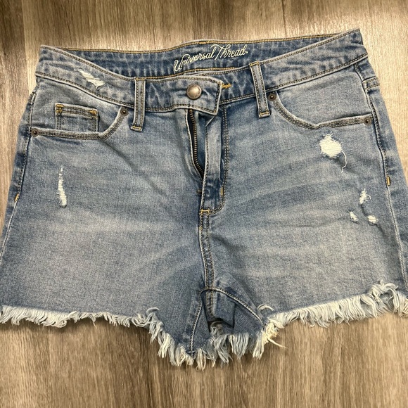 Universal Thread Jean Short - Picture 1 of 3